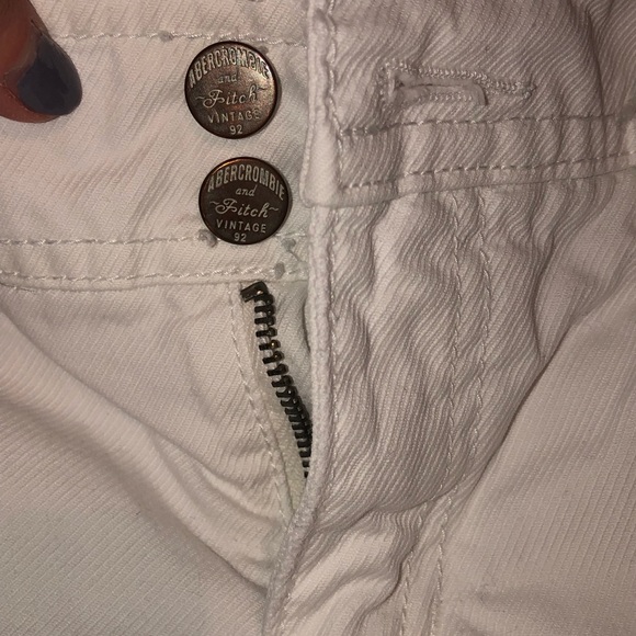 Abercrombie & Fitch, white denim capris - Picture 4 of 5